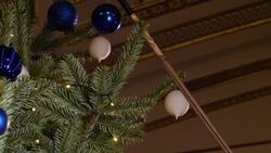 Christmas opulence as aristocrats throw open house Instructional Video