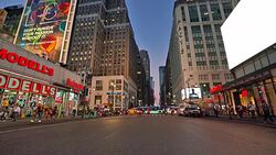 34th street. 7th avenue. Landmark Crossroads Stock Footage