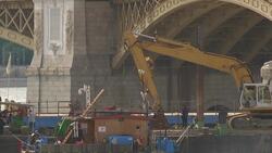 Recovery team in Hungary prepare to lift sunken boat Instructional Video