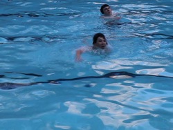 Explorando solidos, líquidos y gases: líquidos Instructional Video