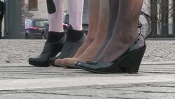 CLEAN : PETA take action on first day of Berlin Fa News Clip