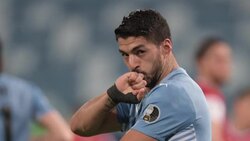 CLEAN : Chile a cuartos de final de la Copa América al empatar 1-1 con Uruguay News Clip