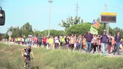 CLEAN : Catalan protesters march from Girona to Barcelona News Clip