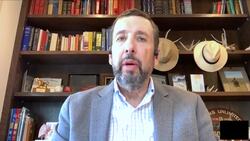 Thousands still flying into Canadian airports amid COVID-19 restrictions News Clip