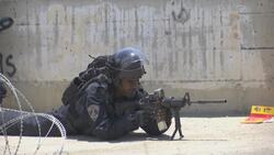 Demonstrators burn images of Bahrain's King and US President Instructional Video