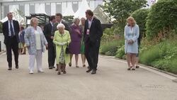 Queen Elizabeth II at the RHS Chelsea Flower Show 2019 News Clip