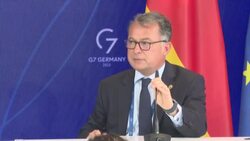 CLEAN : Negative interest rates 'thing of the past': German central bank chief News Clip