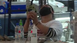 VOICED : Gigantesco mercado de Mexico reduce su intensa actividad para detener a la COVID-19 News Clip