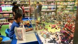 CLEAN : Three-child policy? Chinese couples say two is enough News Clip