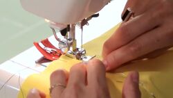 How to Sew a Centered Zipper with a Sewing Machine Instructional Video
