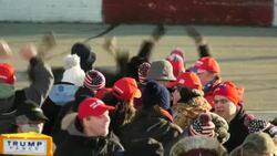 CLEAN : Trump supporters pack Wisconsin rally, eschew social distancing and masks News Clip