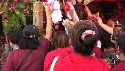 CLEAN : Thousands of Filipinos celebrate the feast of revered Catholic icon News Clip