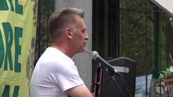 Full: Chris Packham speaks to crowds outside Defra News Clip