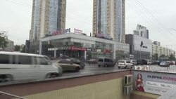 CLEAN : Ukraine: metro returns to regular service in Kiev as virus lockdown eases News Clip