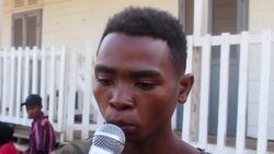 CLEAN : Authorities recover the bodies of victims of a boat disaster in Madagascar News Clip