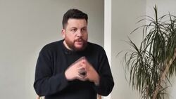 CLEAN : Navalny aide urges sanctions on Russian oligarchs News Clip