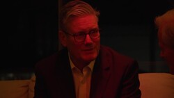 Sir Keir Starmer meets Norwegian Prime Minister Jonas Gahr Store over a pint of Carlsberg News Clip