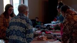 CLEAN : Volunteers distribute food in Mayfield, Kentucky following tornado devastation News Clip