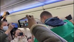 Alexei Navalny boards plane to Moscow News Clip