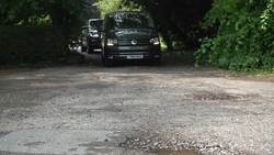 Vehicles believed to be carrying Boris Johnson arrive at his Oxfordshire home News Clip