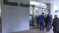 CLEAN : Thieves: Lebanese scream for their dollars News Clip