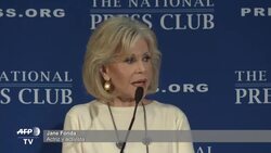 VOICED : Jane Fonda planeo convencer a Trump sobre el clima con voluptuosas activistas News Clip