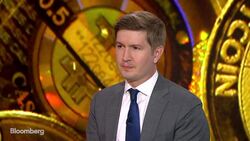 EY Blockchain Leader Says Banks and Bitcoin Can Coexist News Clip