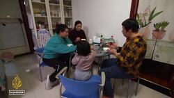 Chinese migrant workers return home for New Year after years apar News Clip