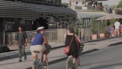 CLEAN : Parisians look for coolness as heatwave strikes in Europe News Clip