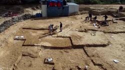 CLEAN : Gaza archaeologists find 'complete' Roman-era cemetery News Clip