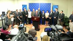 VOICED : Panama: crisis del Canal afectaria miles News Clip