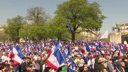 CLEAN : Far-right poll hopeful Zemmour draws crowds in Paris News Clip