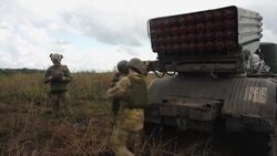 CLEAN : Ukraine forces fire grad missiles towards Russian positions News Clip