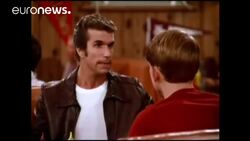Hollywood pays tribute to creator of 1970s TV hit Happy Days News Clip