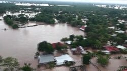 CLEAN : Honduran Air Force rescue people from flooded river News Clip
