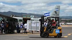 CLEAN : Honduras president oversees arrival of AstraZeneca vaccines from Covax scheme News Clip