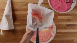 How to decorate cupcakes Instructional Video