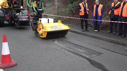 Roads minister visits JCB factory to mark National Pothole Day News Clip