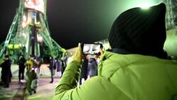 CLEAN : Japanese tourists visit Baikonur launch pad ahead of Maezawa flight to ISS News Clip