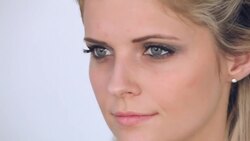 How to Do Your Eye Makeup like Jennifer Aniston Instructional Video