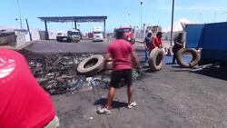 CLEAN : Truckers continue blockades in Chile despite agreement with government News Clip