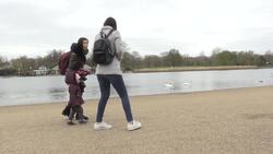 Londoners enjoy bank holiday despite overcast weather conditions News Clip