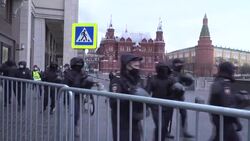 CLEAN : Moscow's Manezhnaya Square cordoned off ahead of pro-Navalny rally News Clip