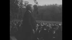 Former Pres. Theodore Roosevelt speaking to crowd outdoors in 1917 News Clip
