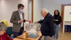 CLEAN : French citizens in Uruguay vote in the presidential election News Clip