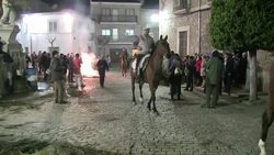 VOICED : Danza purificadora de jinetes en el fuego News Clip