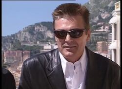 ENTERTAINMENT WEEKLY: FRANCE: NOTRE DAME A PARIS Instructional Video