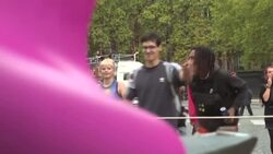 CLEAN : Paris returns to the Techno Parade, in the colours of Ukraine News Clip