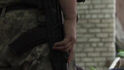 VOICED : Las tropas ucranianas se preparan para recuperar el sur en inferioridad de condiciones News Clip