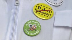 CLEAN : Beekeepers dump contaminated honey outside Agriculture Ministry News Clip